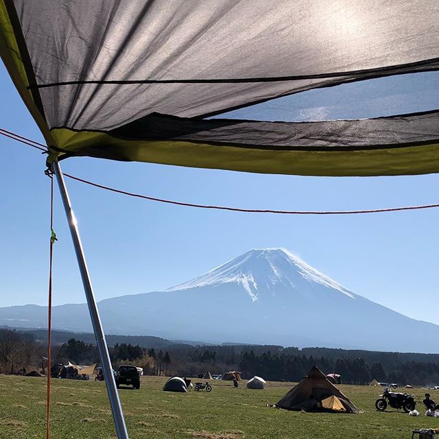 テントから覗くとくっきり見えた。