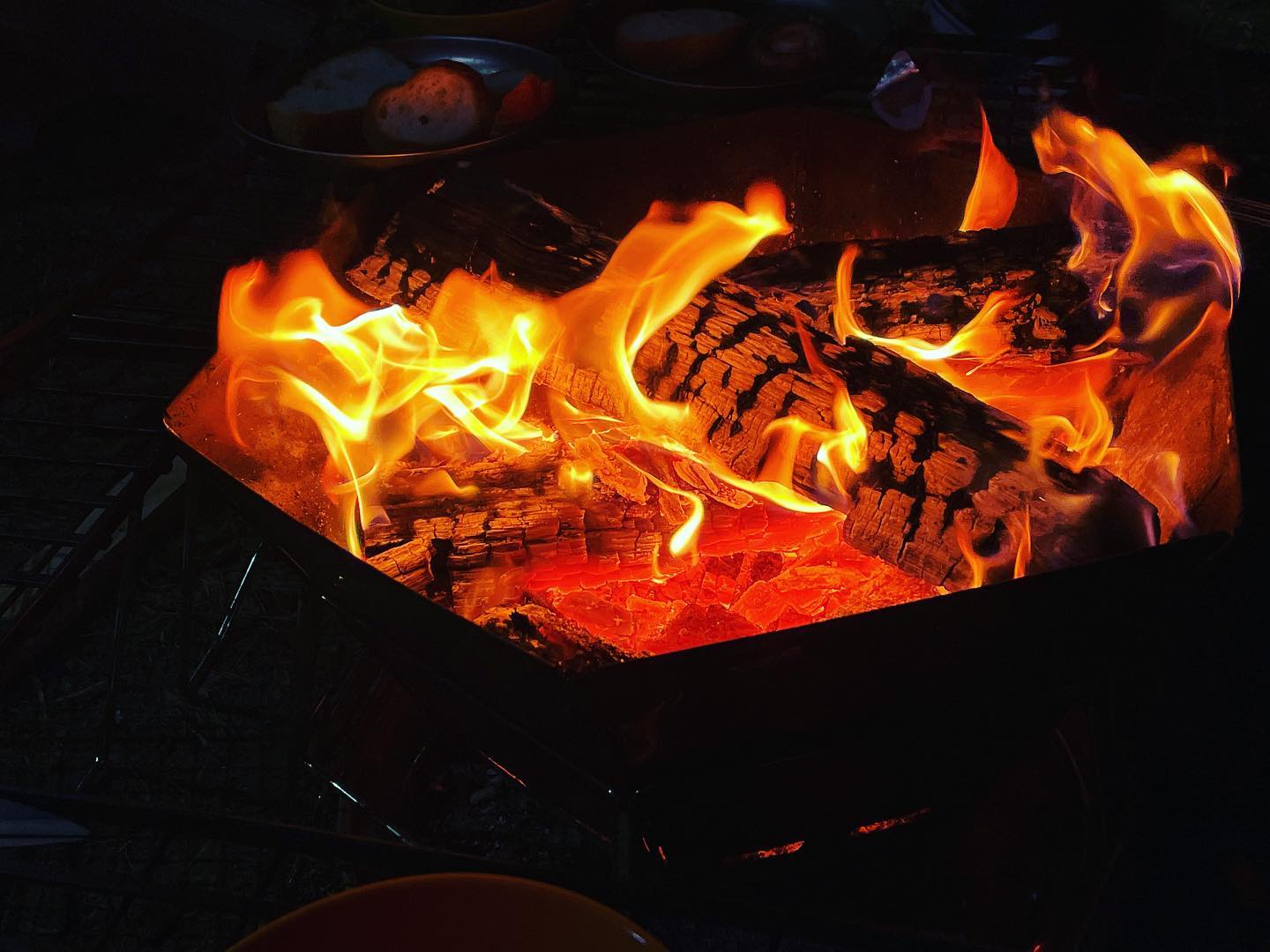 焚き火はやっぱり落ち着くな#camping #bonfire #焚き火 #キャンプ #4cam