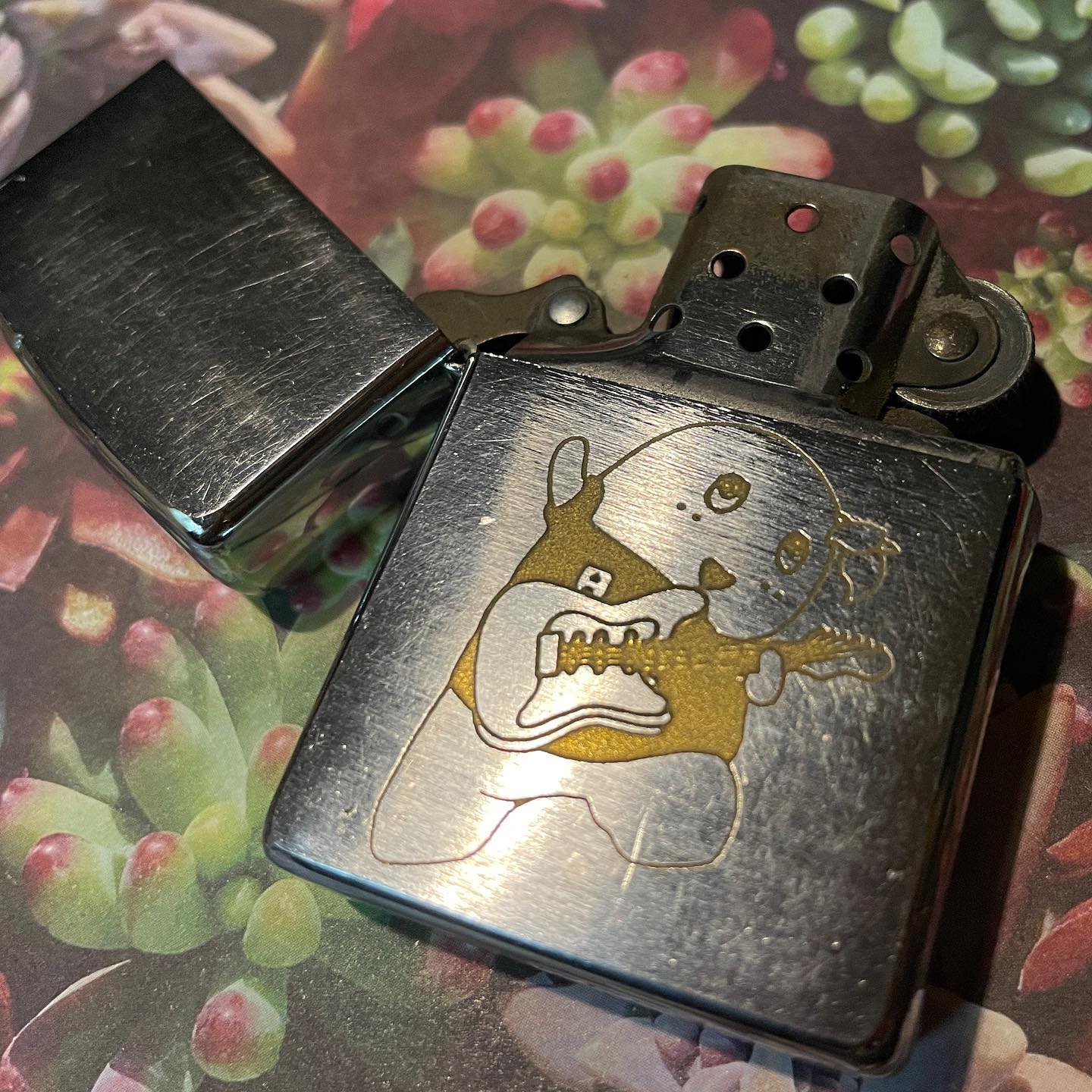 ヒンジがグラグラ…しばらく入院させます。早く戻ってくるといいな…。🍐 #zippo #repair